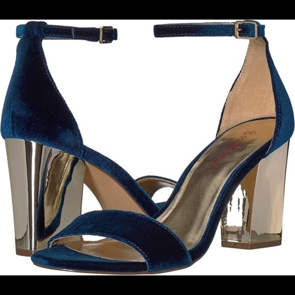 Lilly Pulitzer Shoes - New Lilly Pulitzer Amber Lynn sandal navy